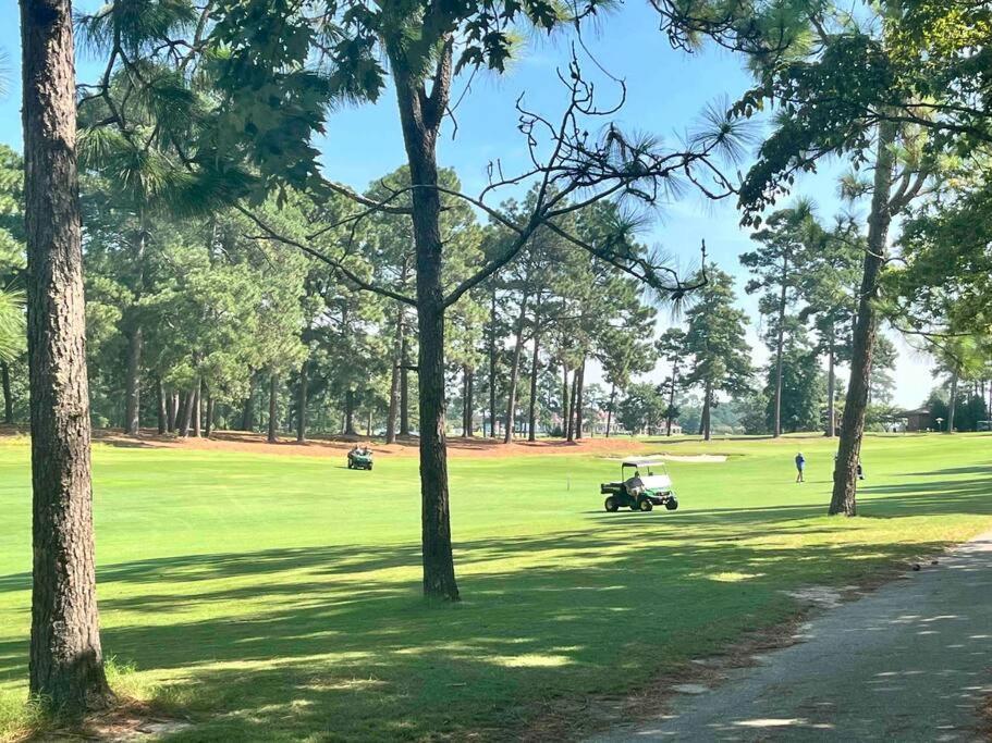 The Green Tee Suite Pinehurst Bagian luar foto